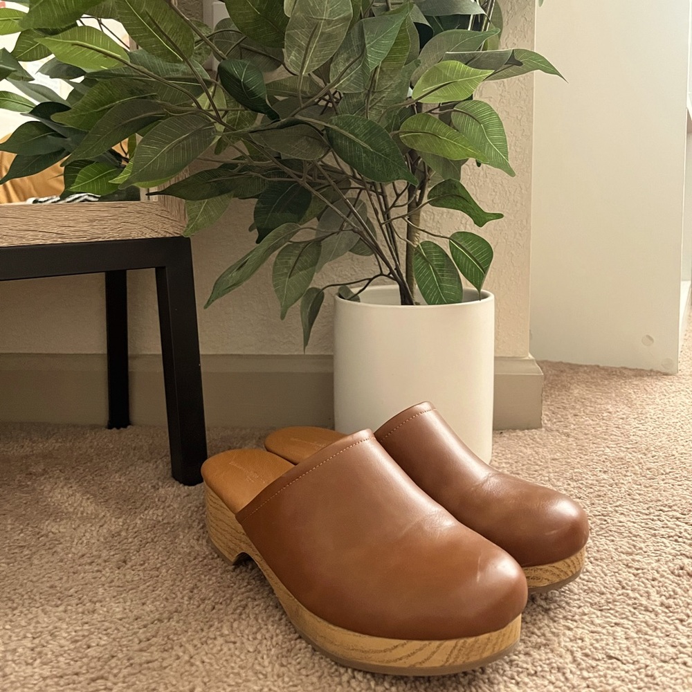 Universal Thread Clogs from Target